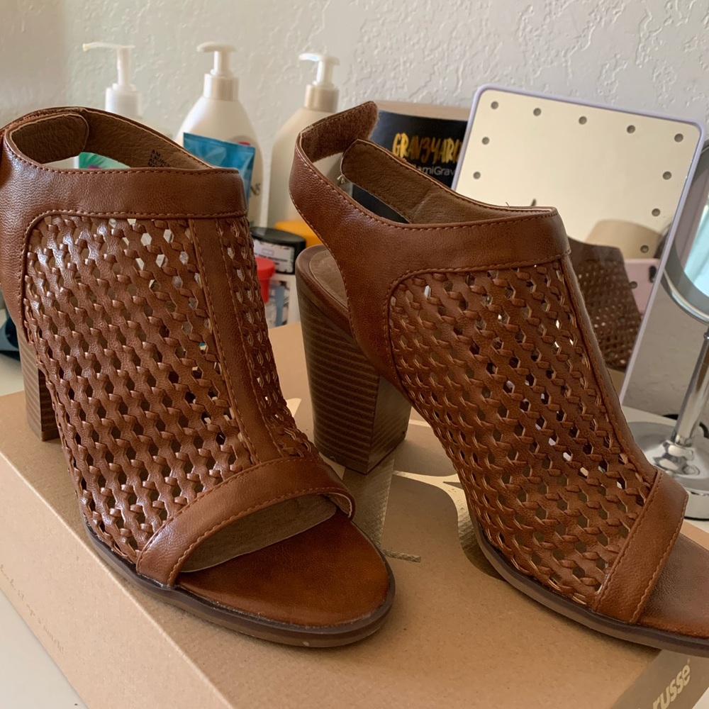 Velcro heels - Picture 2 of 3